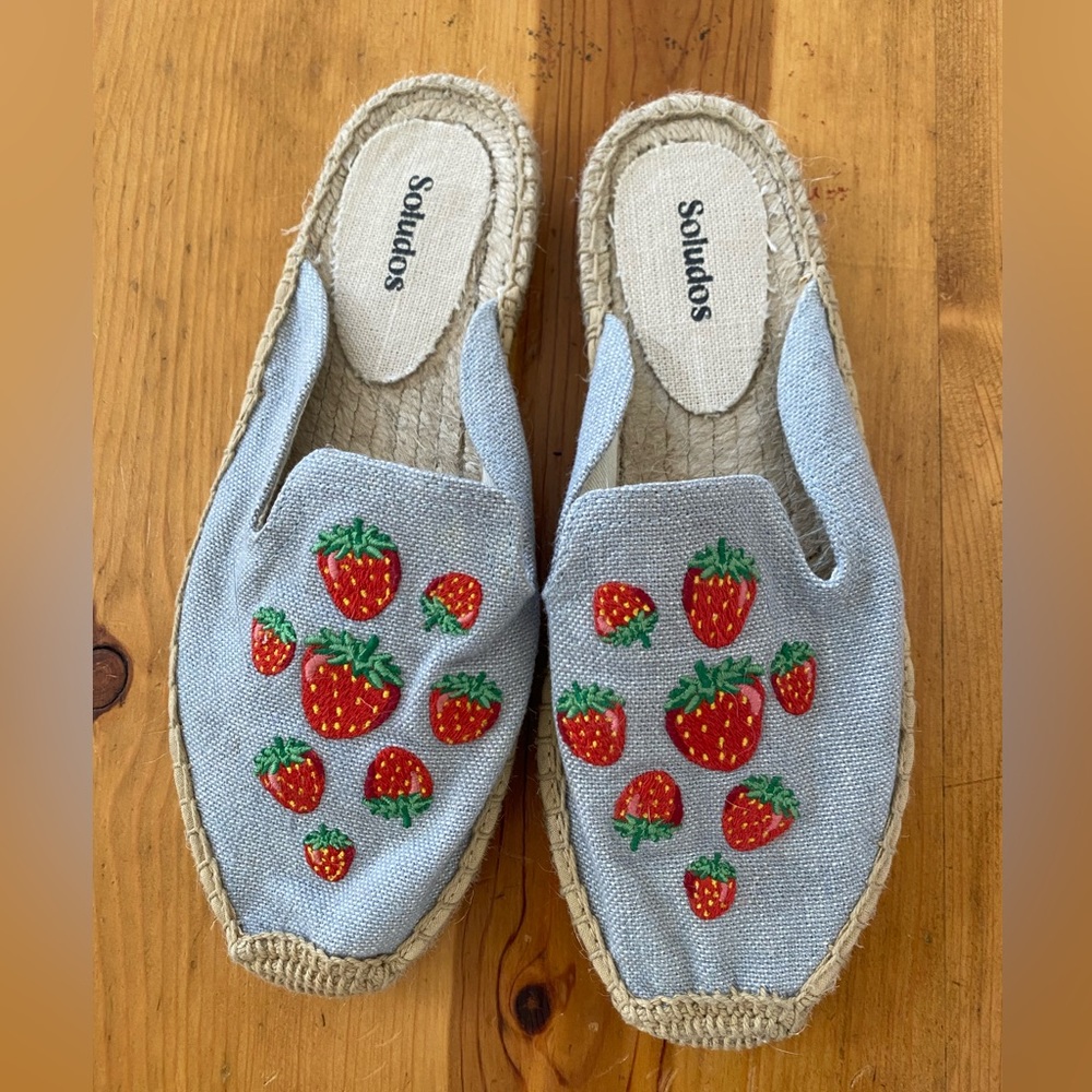 Slip on soludos strawberry mule slip on